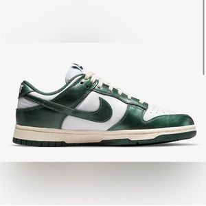 NWT Nike dunk low vintage green size 5.5